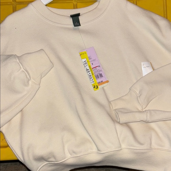 Wild Fable Women's Cropped Sweatshirt Wild Fable Off-White S Small NWT - Picture 2 of 5